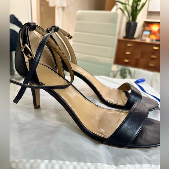 Sz. 9 Taylor Sandal Heels - Picture 3 of 5